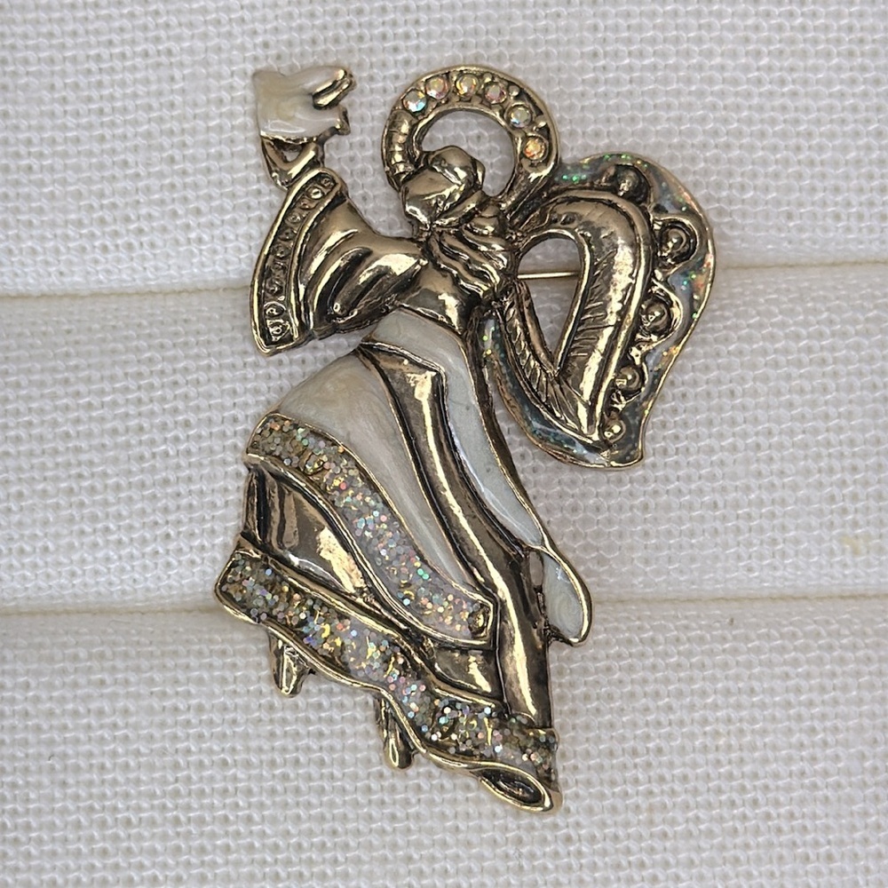 Vintage Gold Angel Brooch Releasing Dove